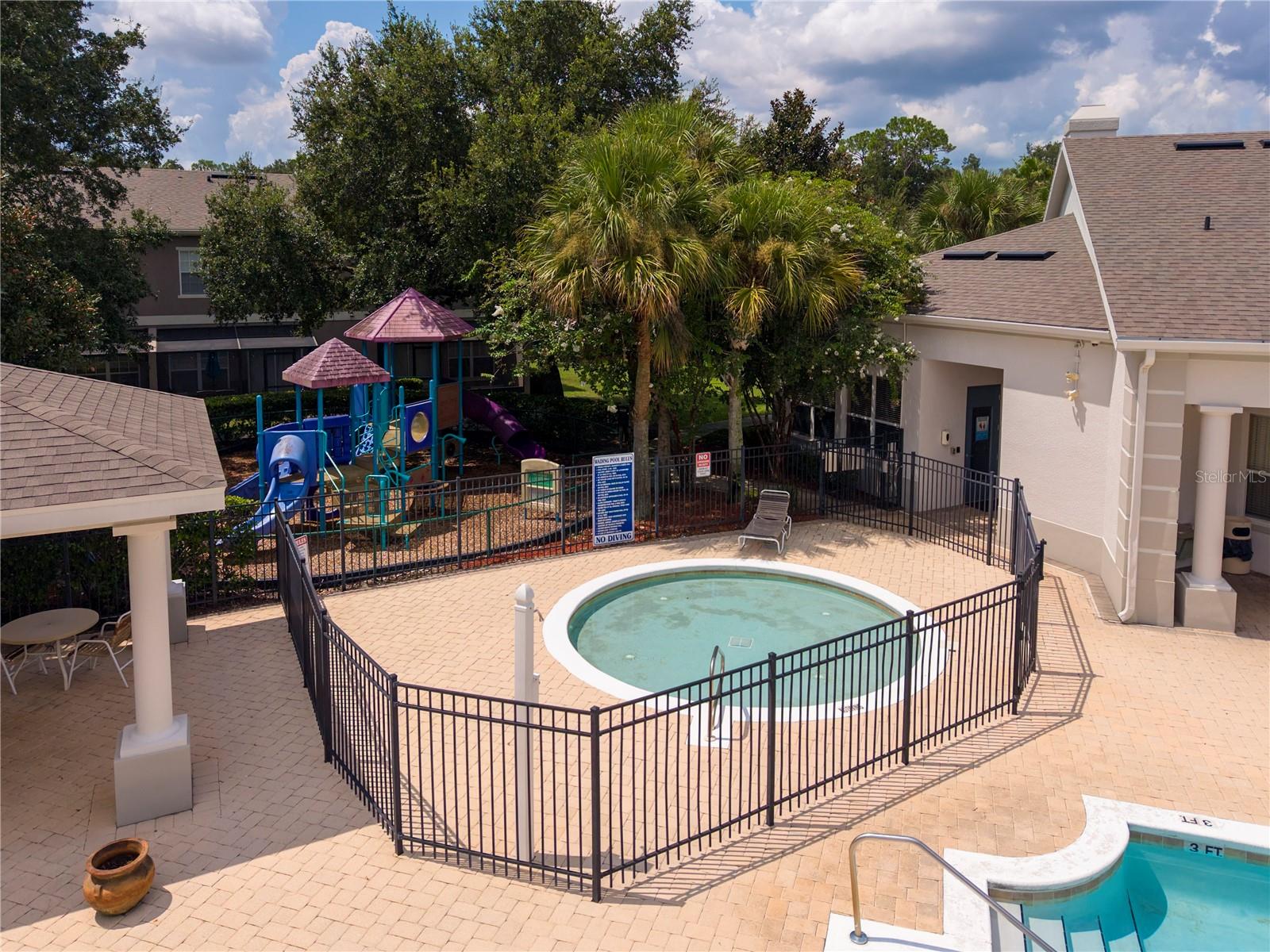 2328 Caravelle Cir Property Photo 48