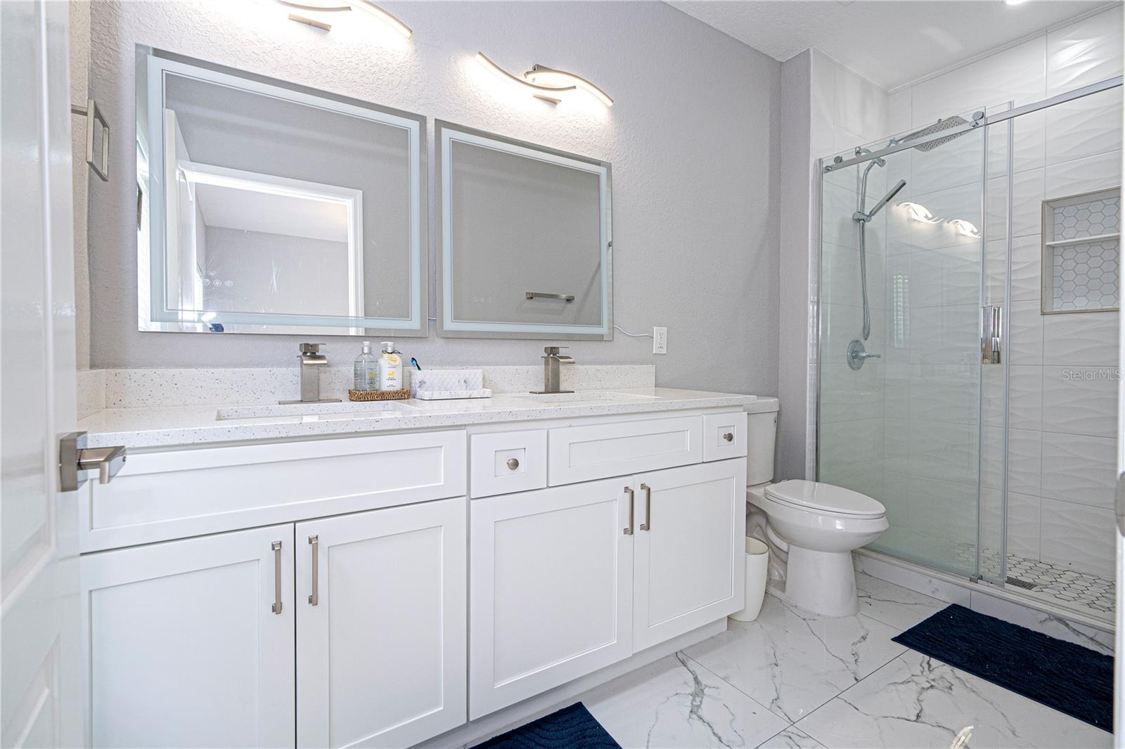 2328 Caravelle Cir Property Photo 61