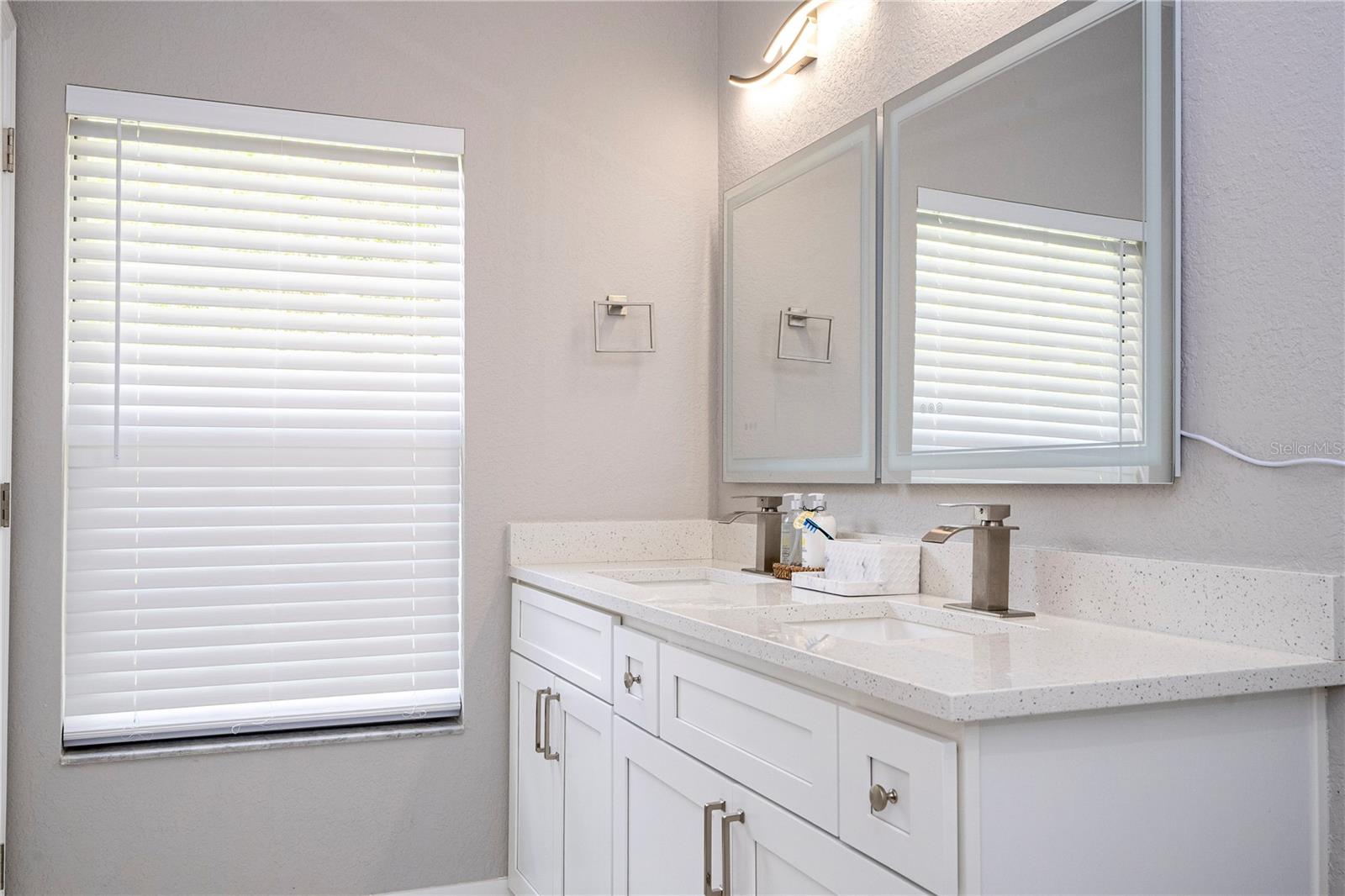 2328 Caravelle Cir Property Photo 65