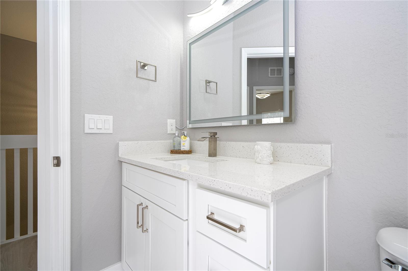 2328 Caravelle Cir Property Photo 68