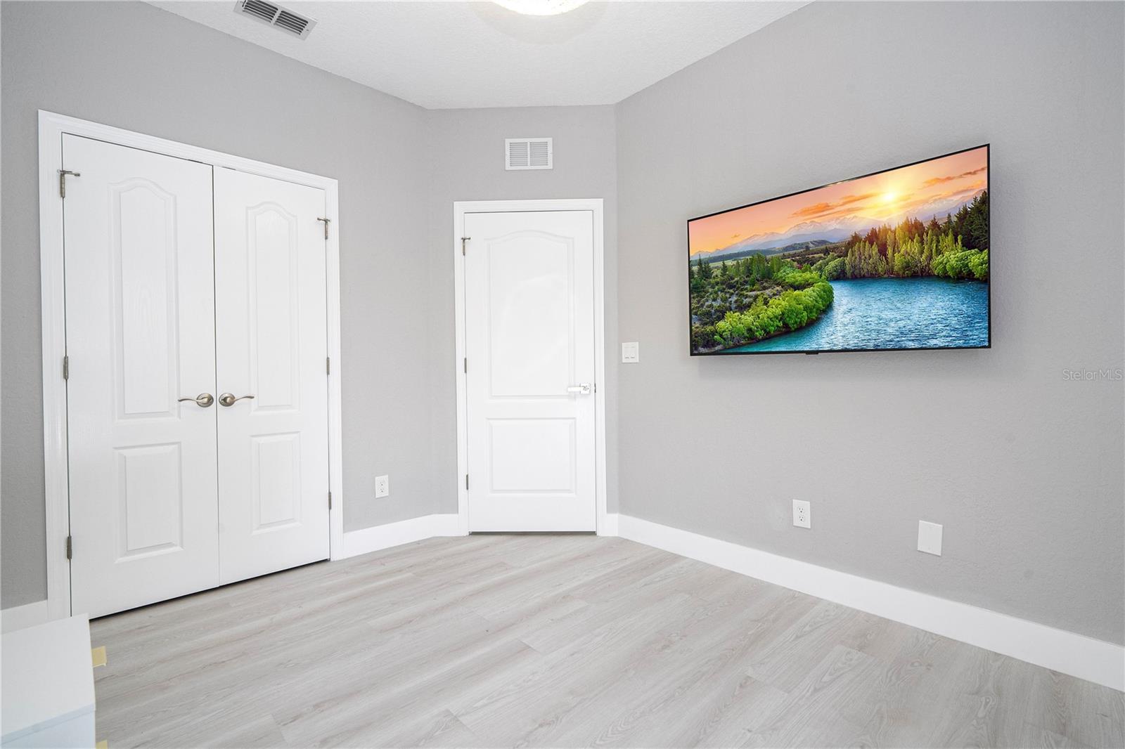 2328 Caravelle Cir Property Photo 72