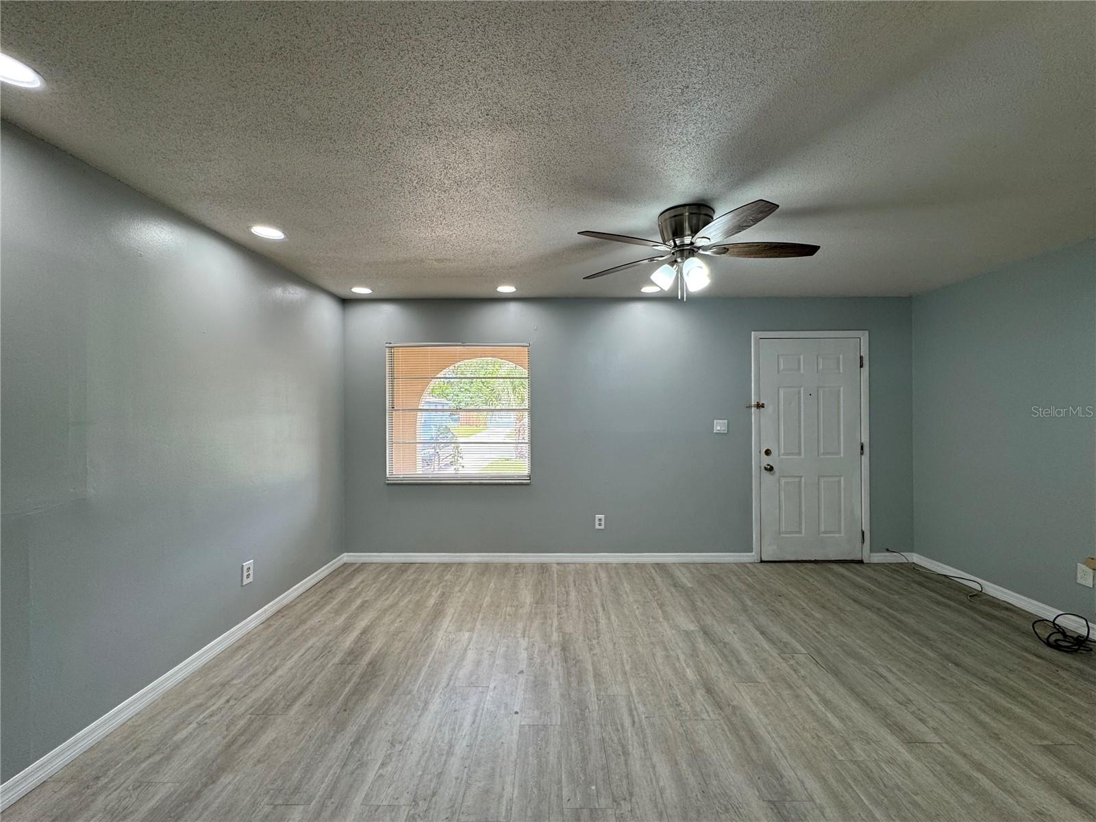 775 Hillview Dr Property Photo 2