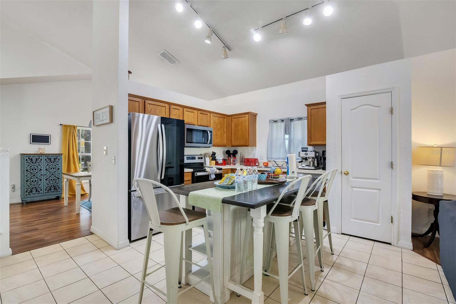17833 Woodcrest Way Property Photo 6
