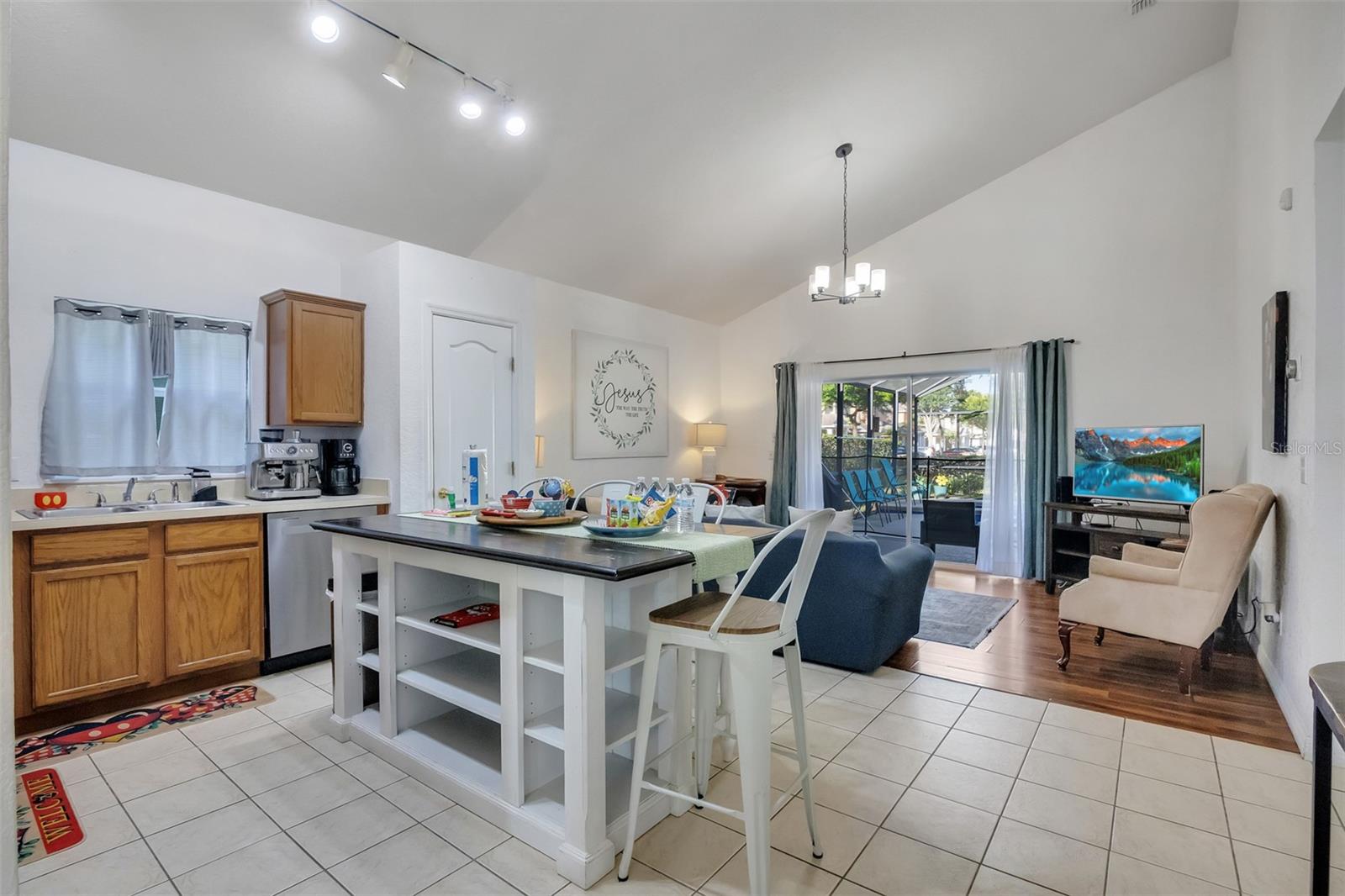 17833 Woodcrest Way Property Photo 8