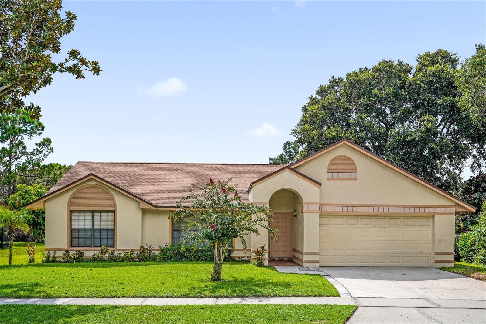 3044 Crested Cir Property Photo 1