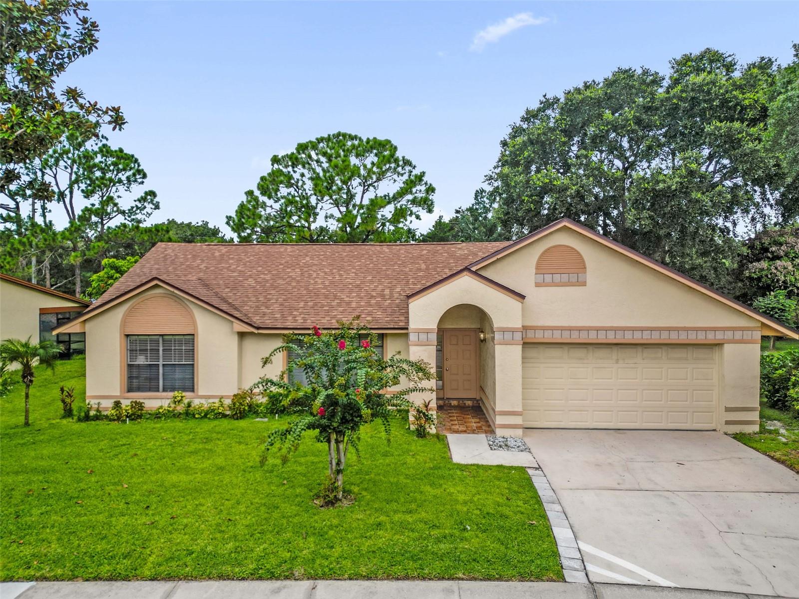 3044 Crested Cir Property Photo 2