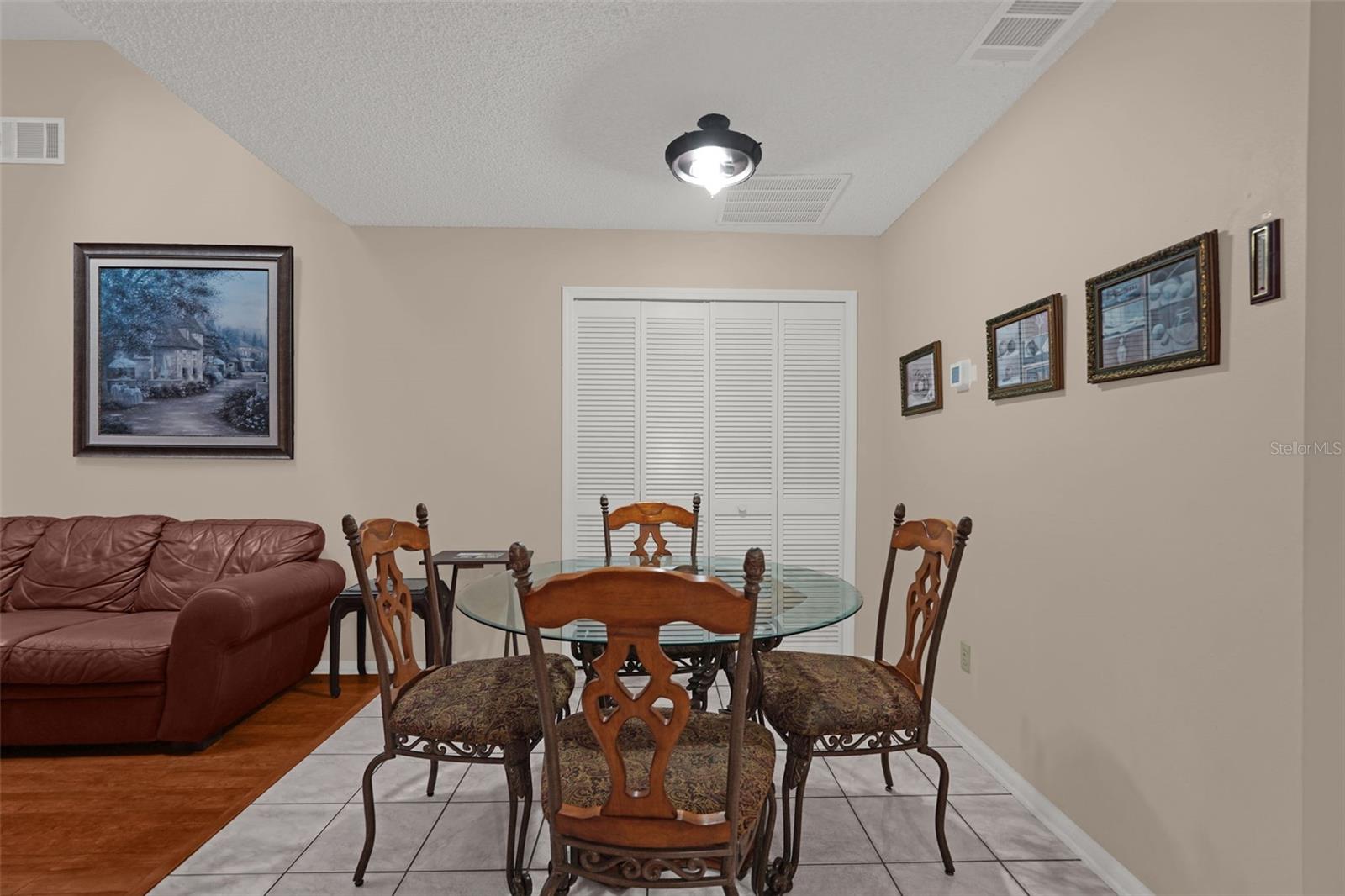 3044 Crested Cir Property Photo 17