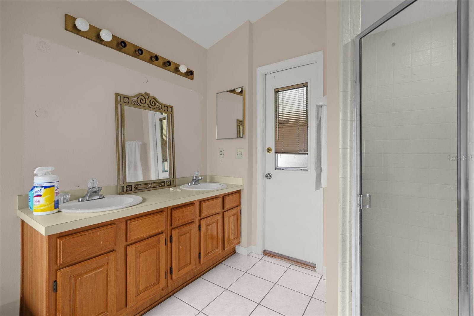 3044 Crested Cir Property Photo 28