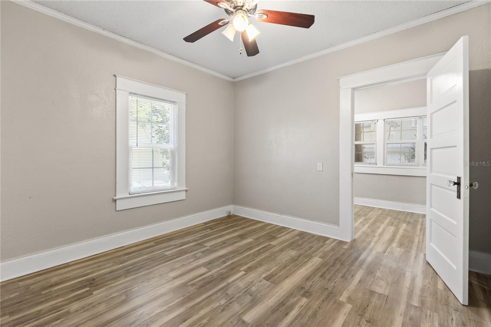 1509 Woodward St Property Photo 10