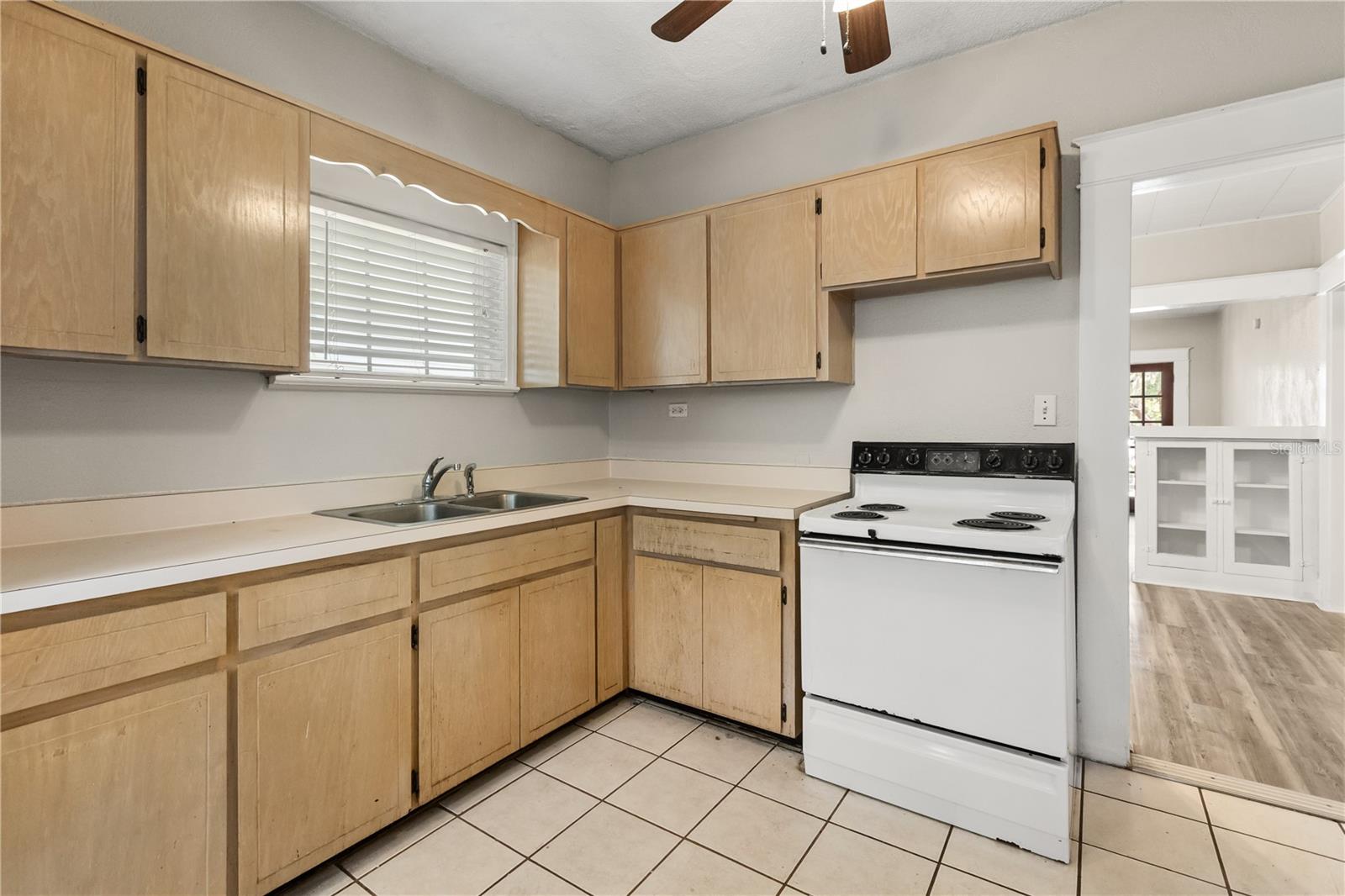 1509 Woodward St Property Photo 11