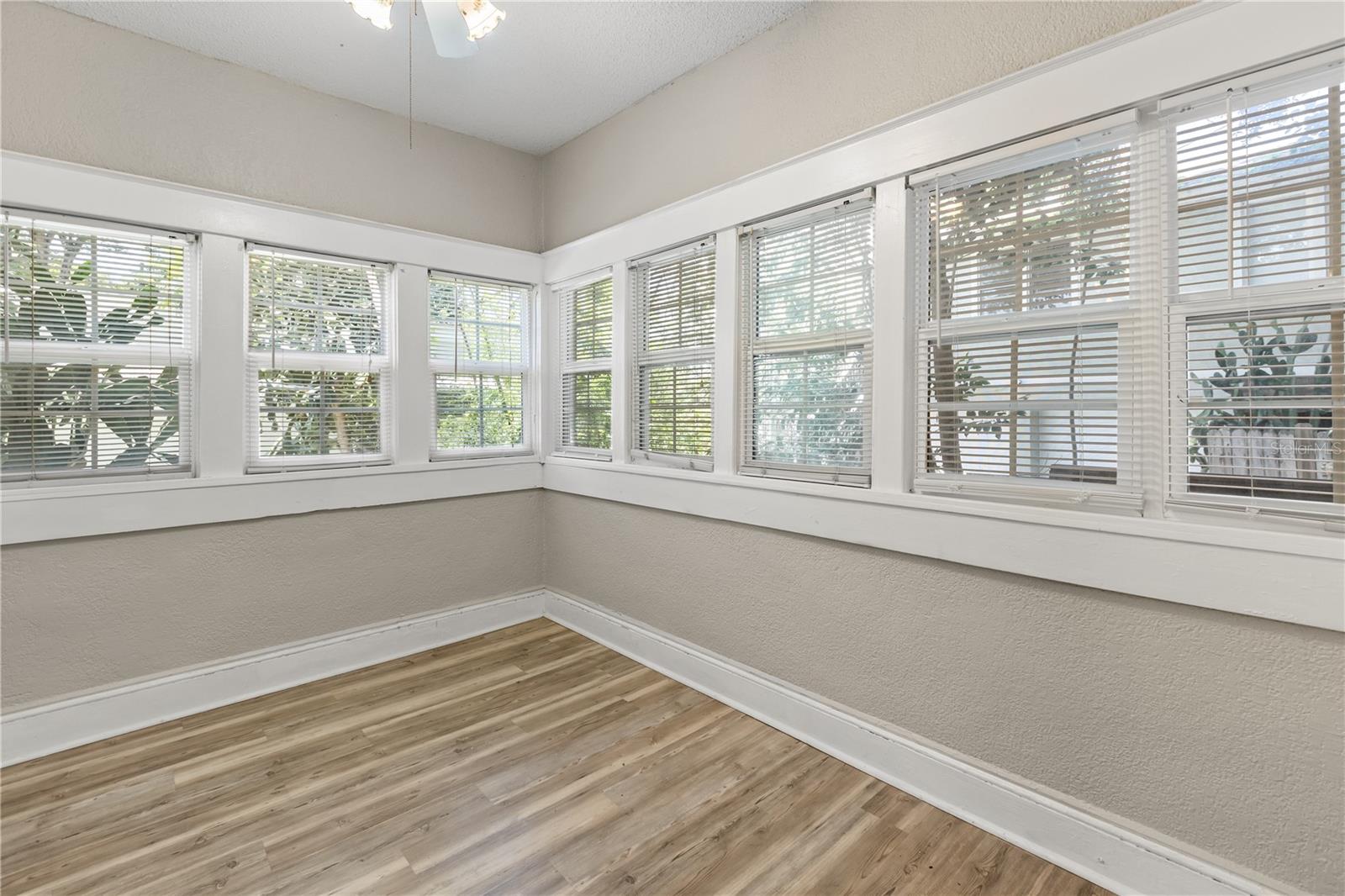 1509 Woodward St Property Photo 12