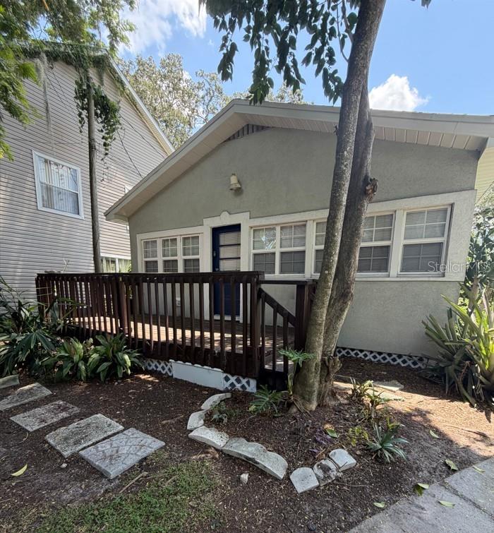 1509 Woodward St Property Photo 13