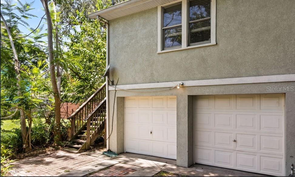 1509 Woodward St Property Photo 14