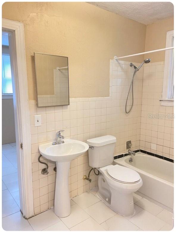 1509 Woodward St Property Photo 19