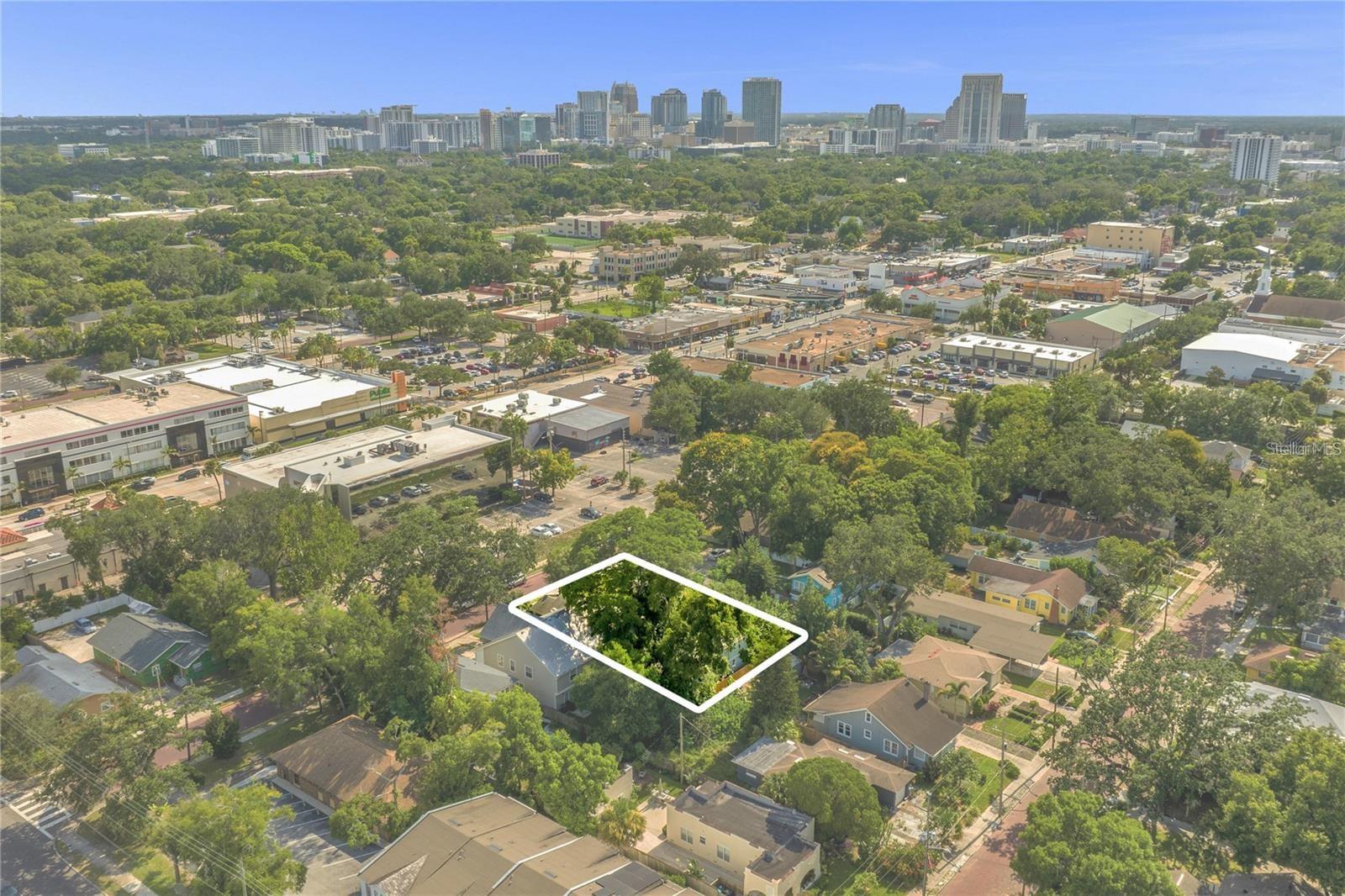 1509 Woodward St Property Photo 25