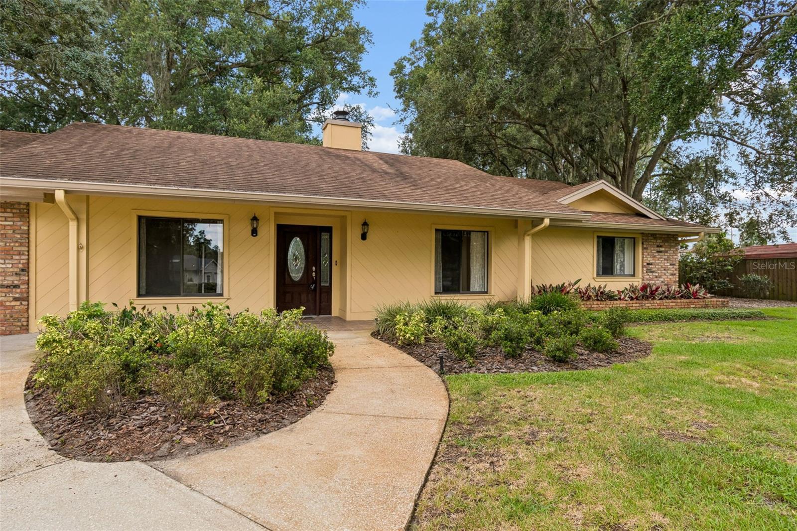 4960 Lake Gatlin Woods Ct Property Photo 2