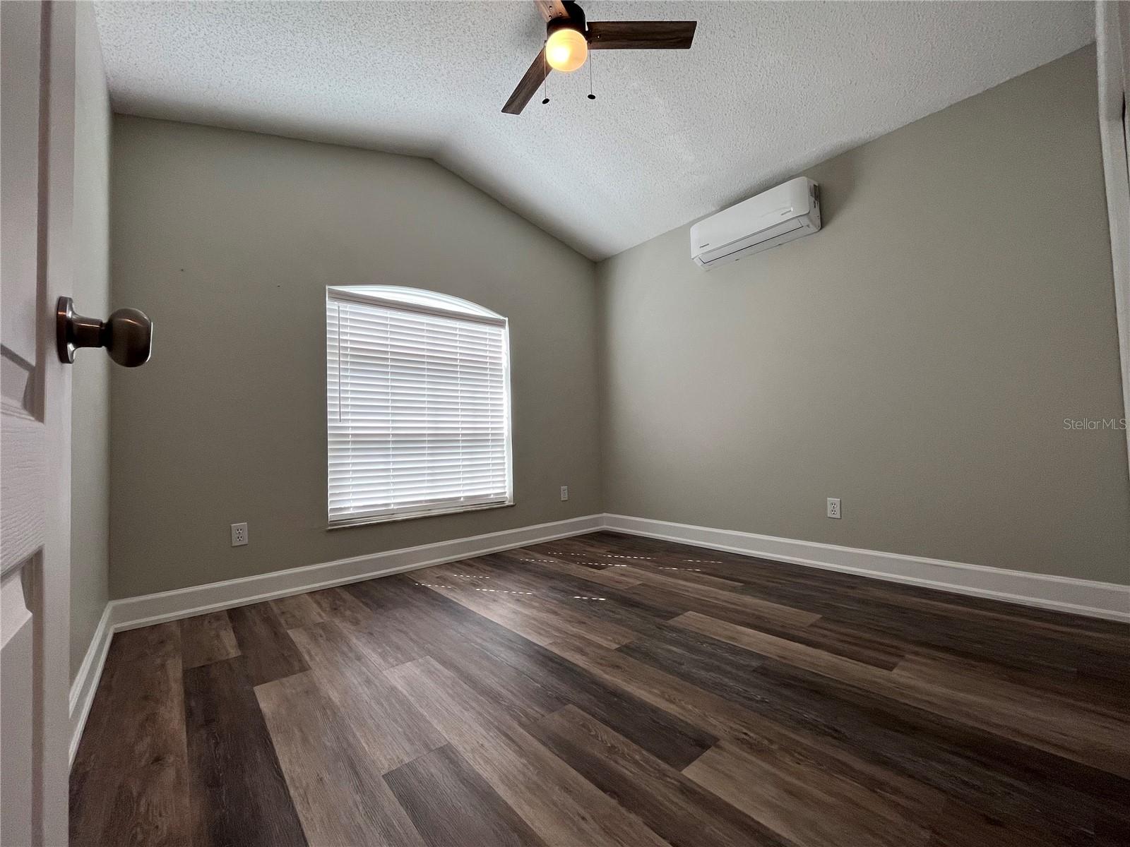 3705 Seminole Dr Property Photo 10