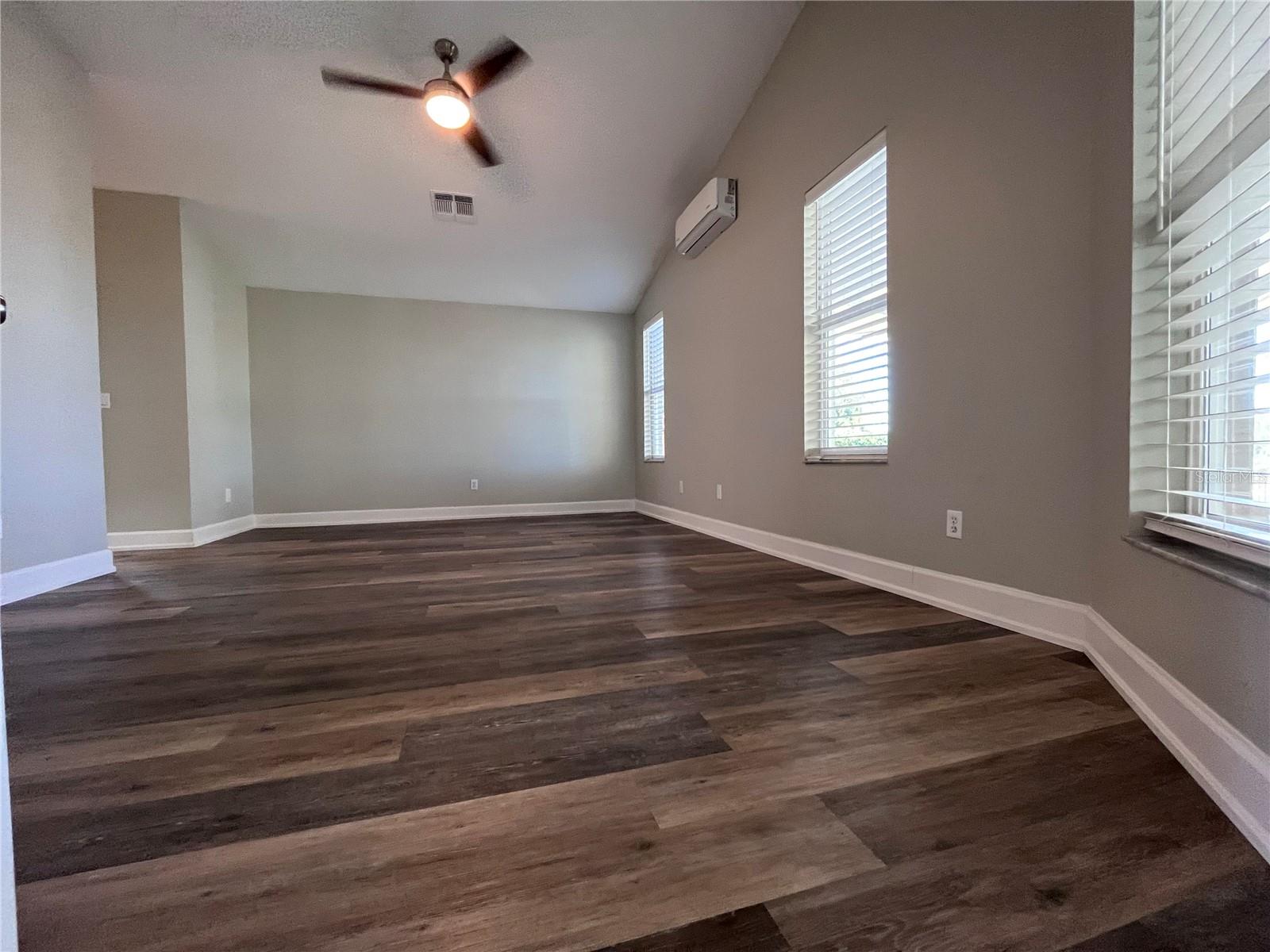 3705 Seminole Dr Property Photo 11