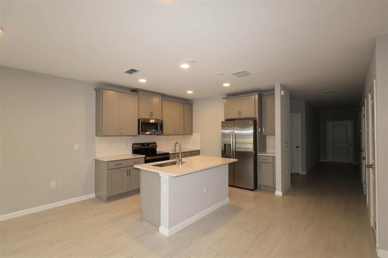 6104 Fellow Wagon Way Property Photo 8