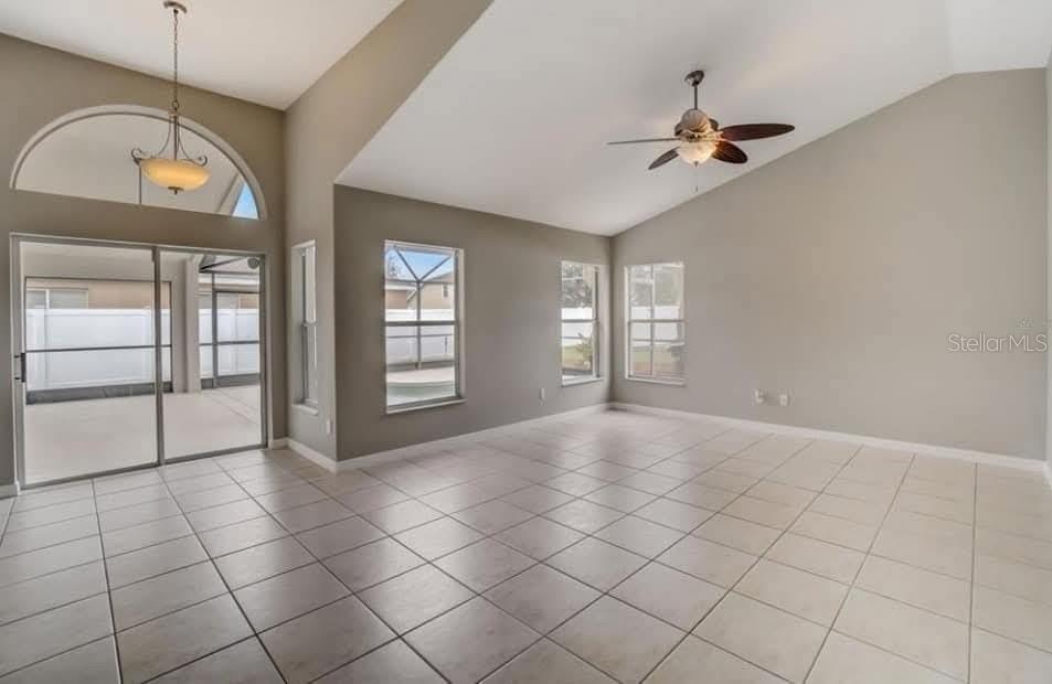 1061 Seneca Trl Property Photo 6