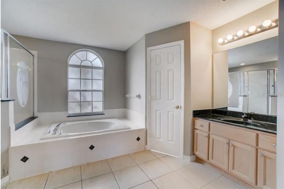 1061 Seneca Trl Property Photo 8