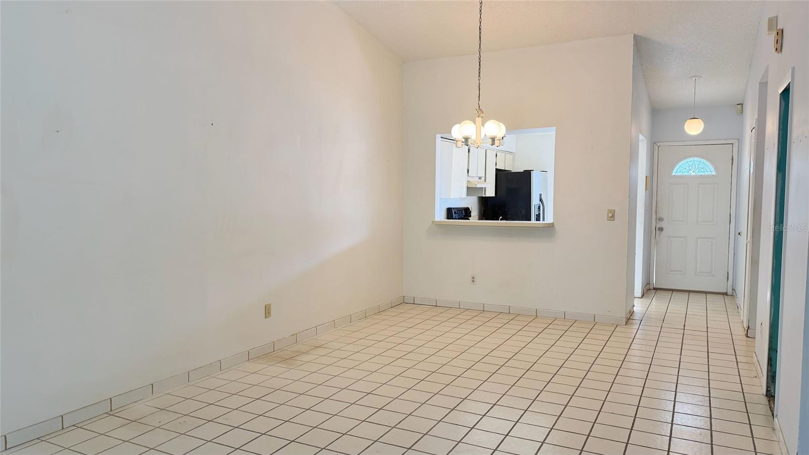 762 Kings Cove Ct Property Photo 2