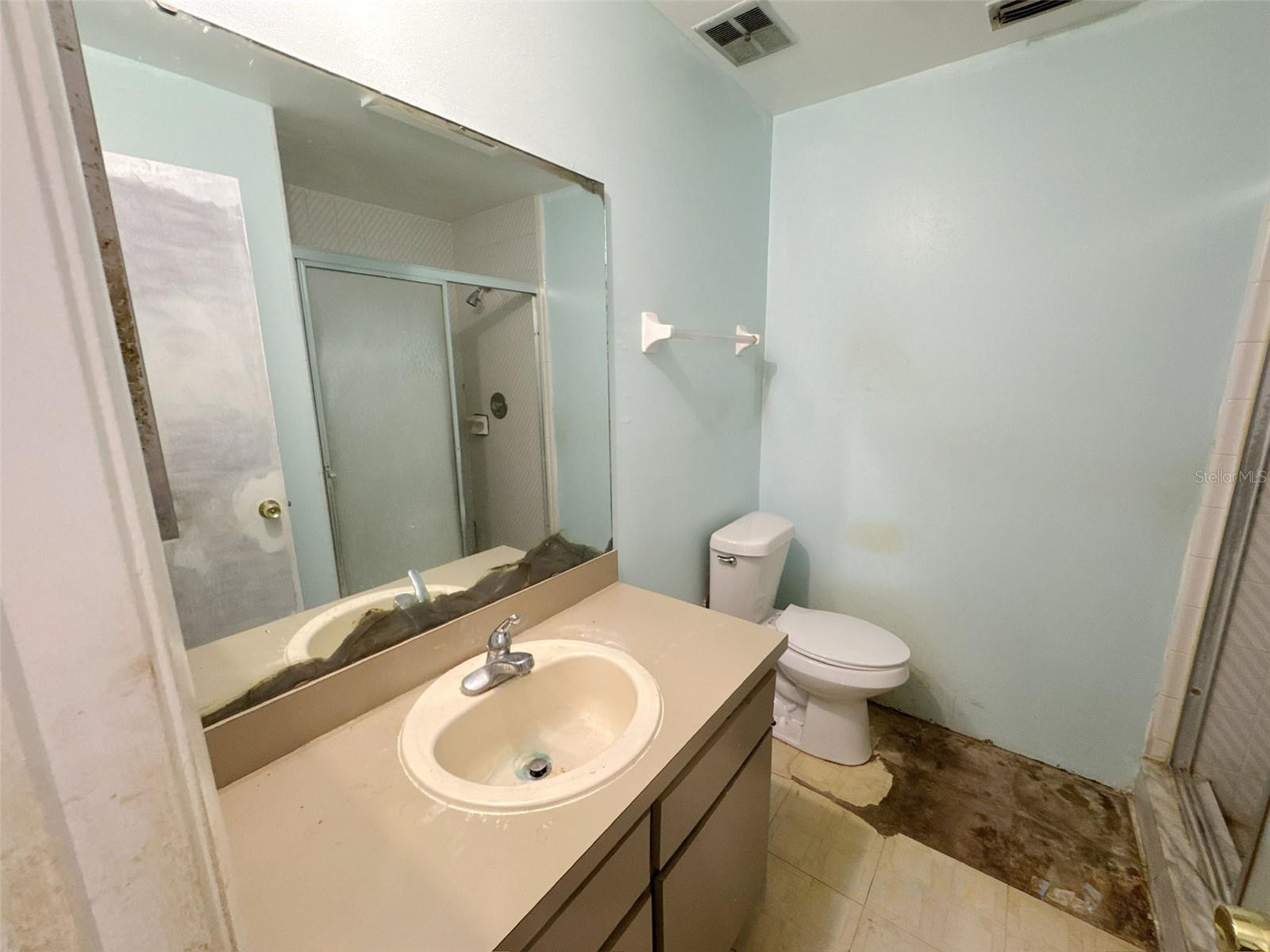 762 Kings Cove Ct Property Photo 3