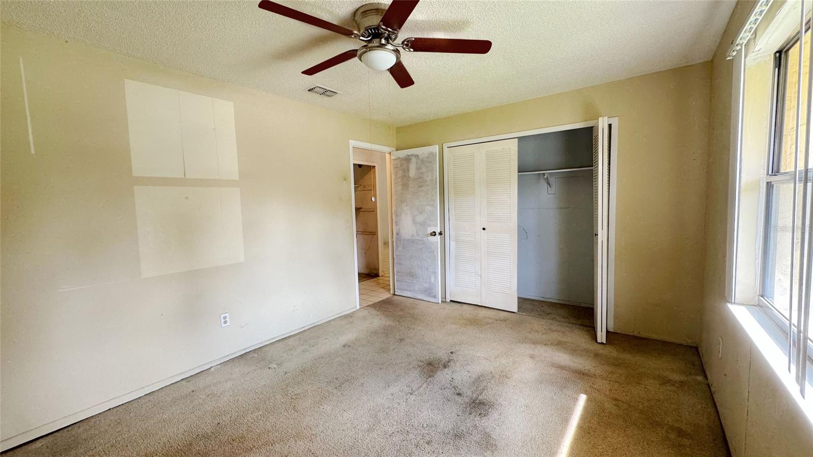 762 Kings Cove Ct Property Photo 4