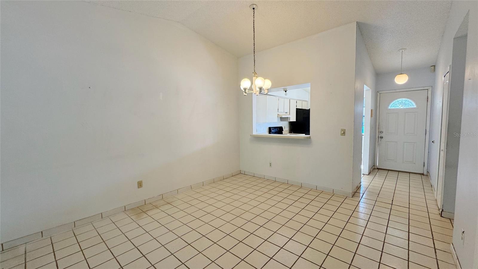 762 Kings Cove Ct Property Photo 8