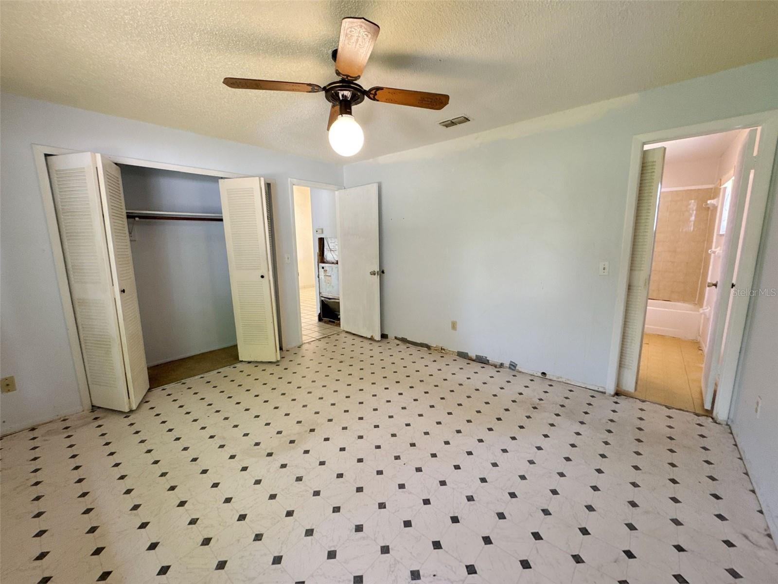 762 Kings Cove Ct Property Photo 10