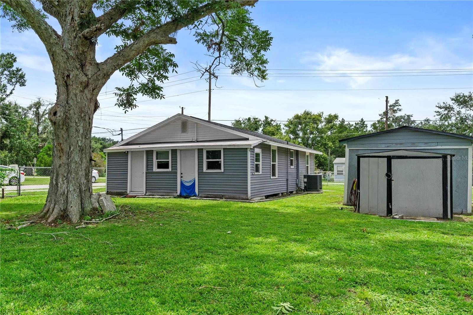 204 Pine Ave Property Photo 3
