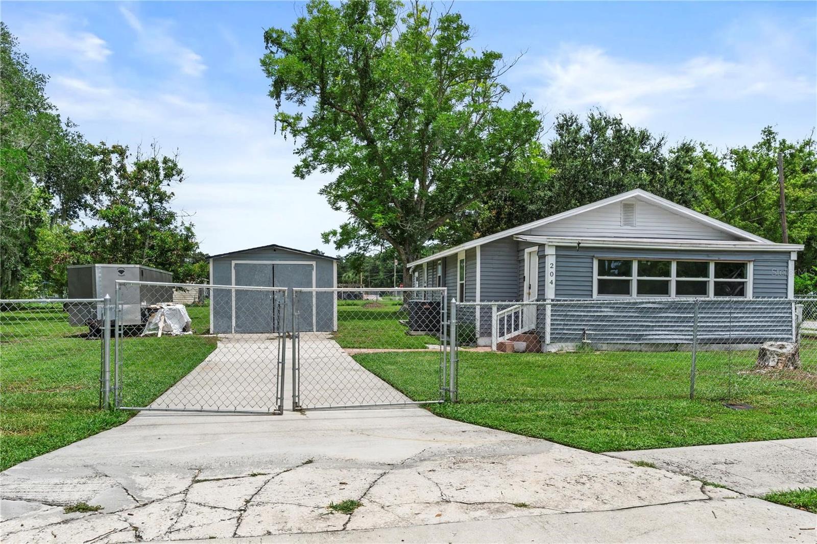 204 Pine Ave Property Photo 5