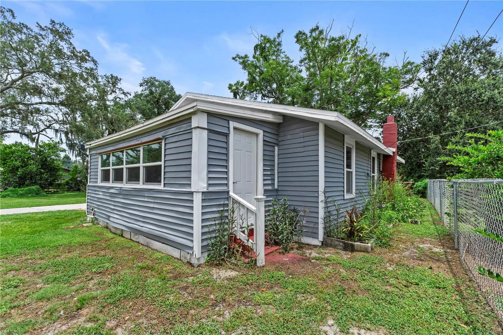 204 Pine Ave Property Photo 8