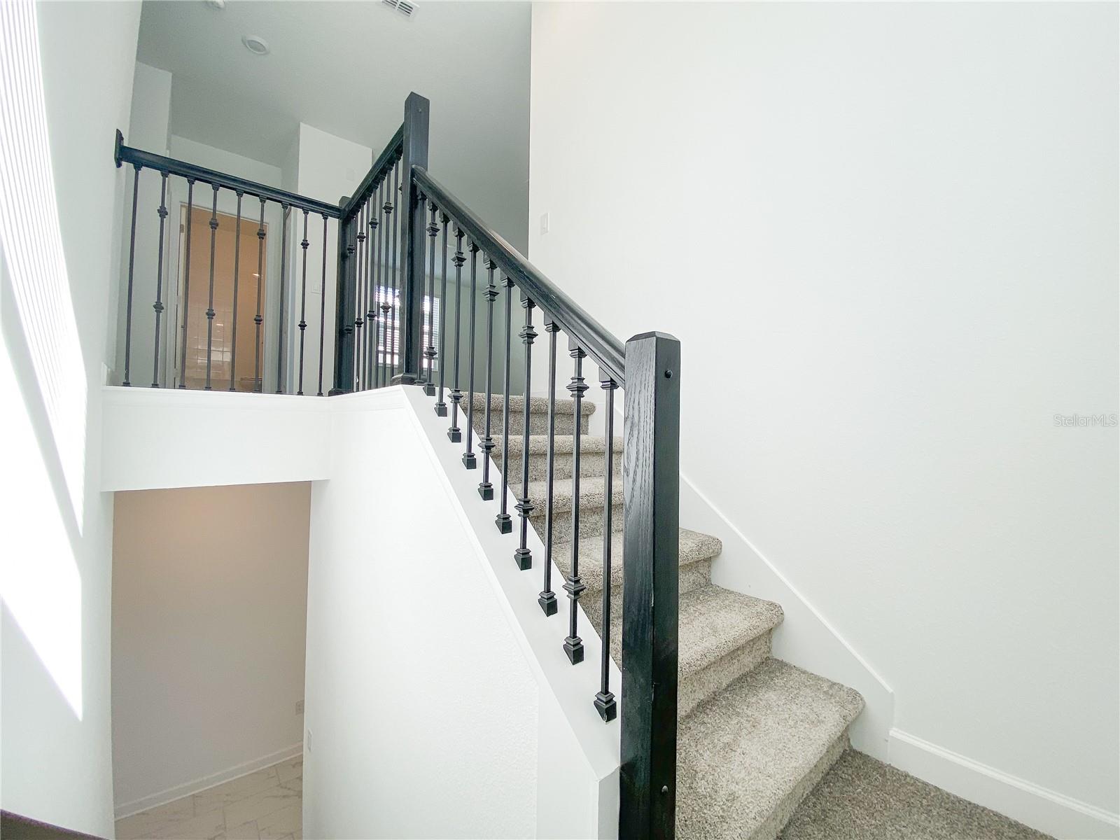 977 Leader St Property Photo 12
