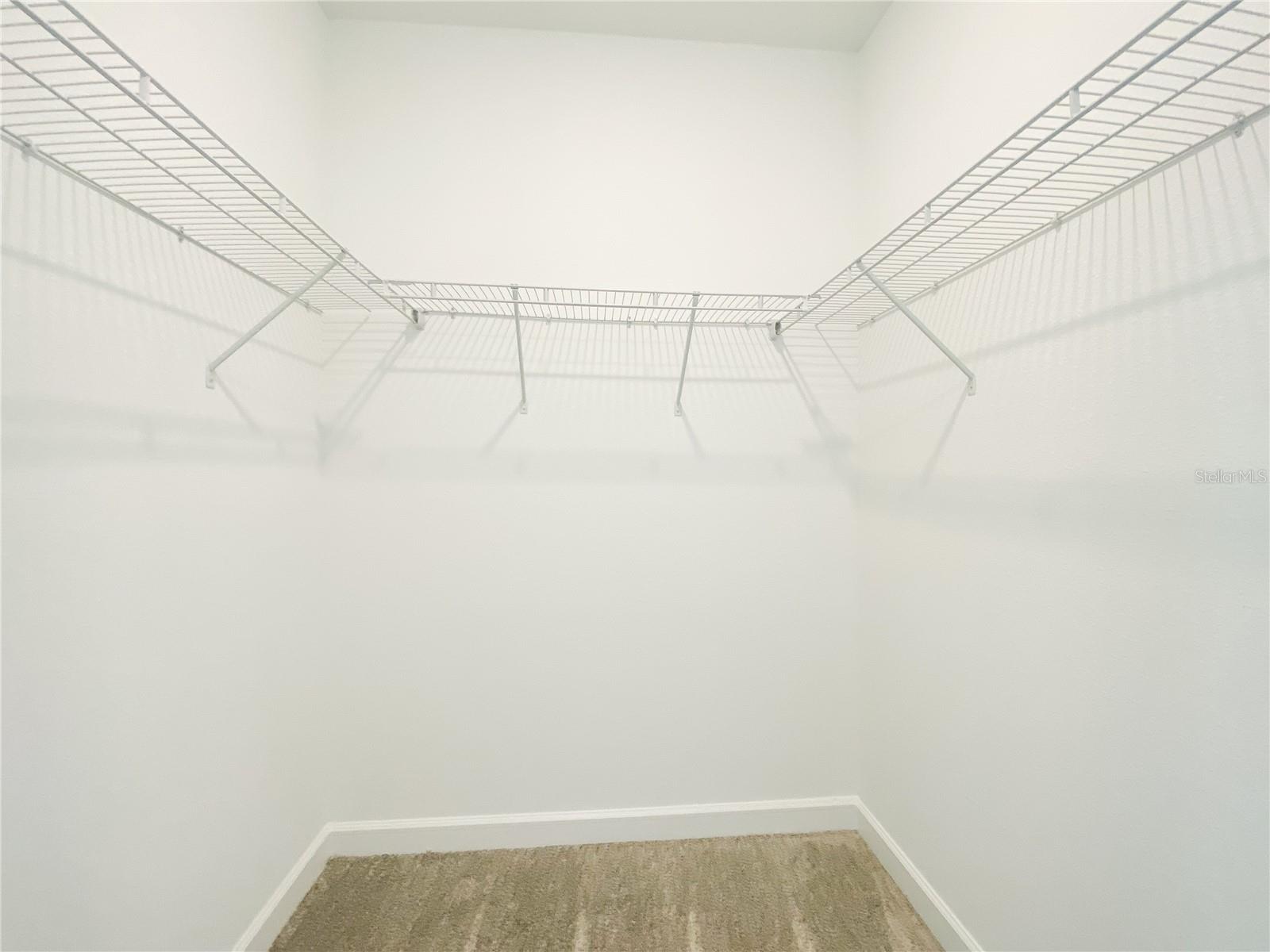 977 Leader St Property Photo 22