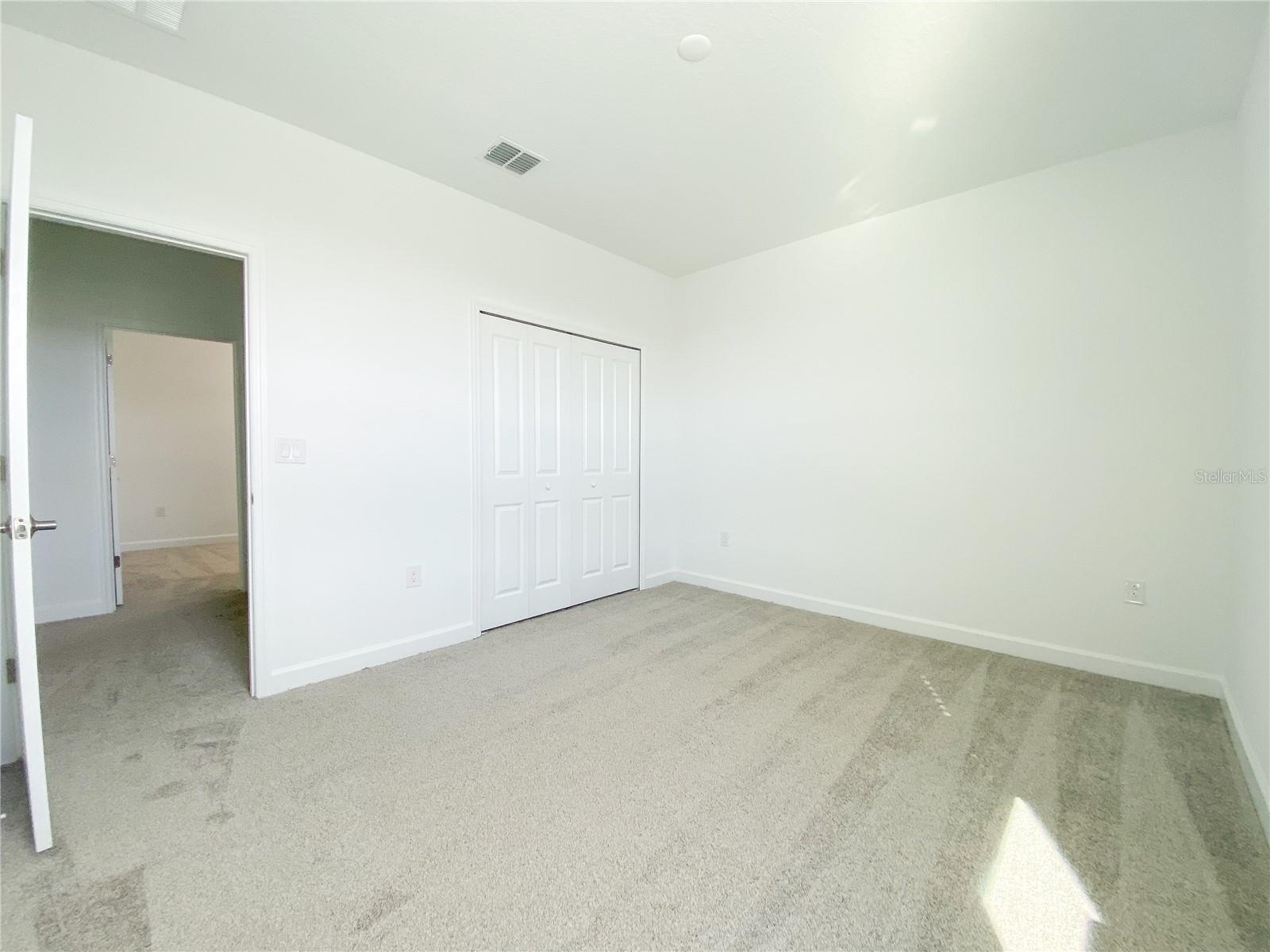 977 Leader St Property Photo 24