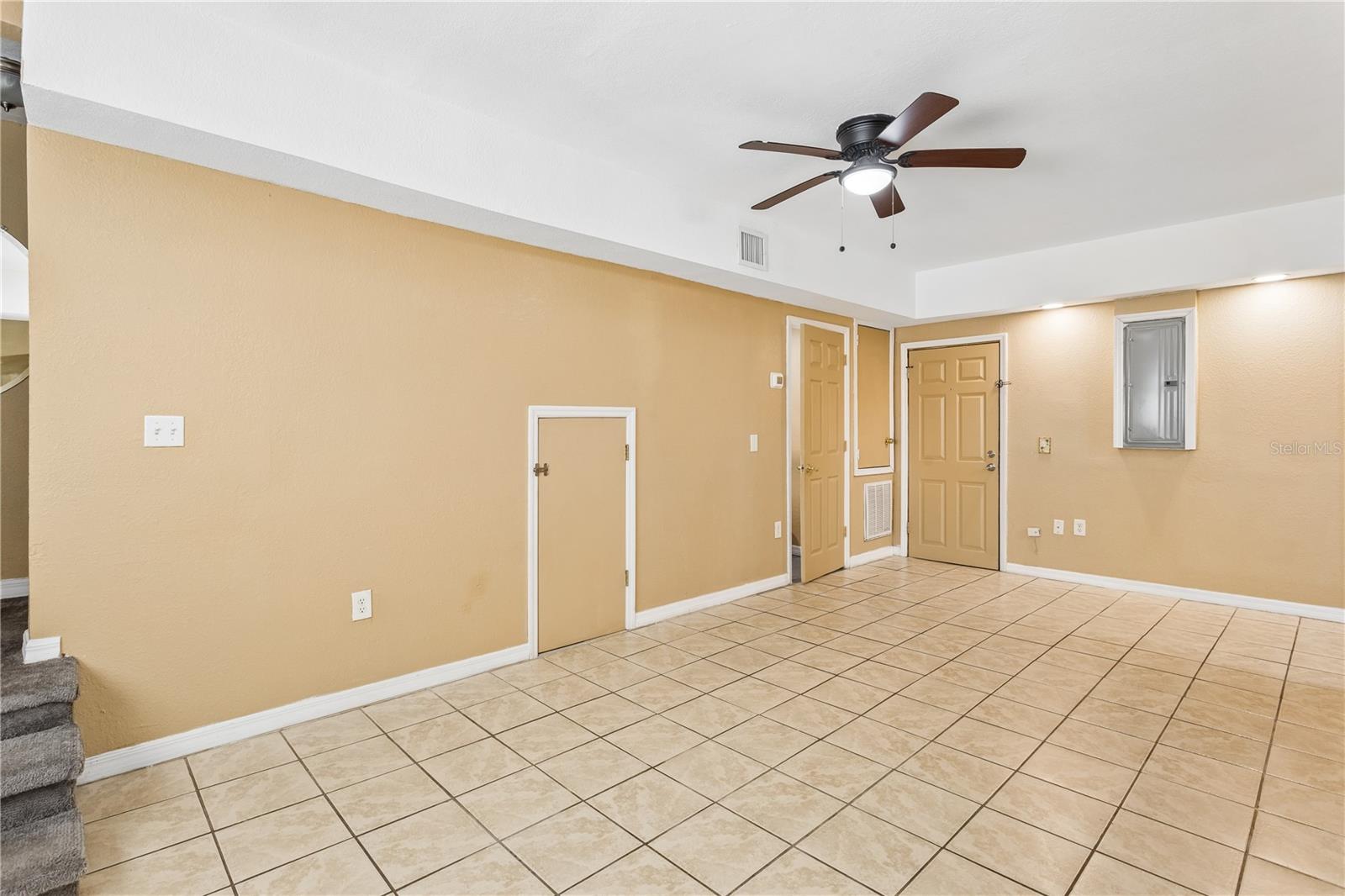 3123 Lawrence St Property Photo 4
