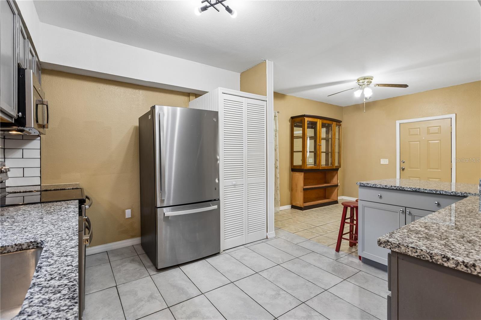3123 Lawrence St Property Photo 7