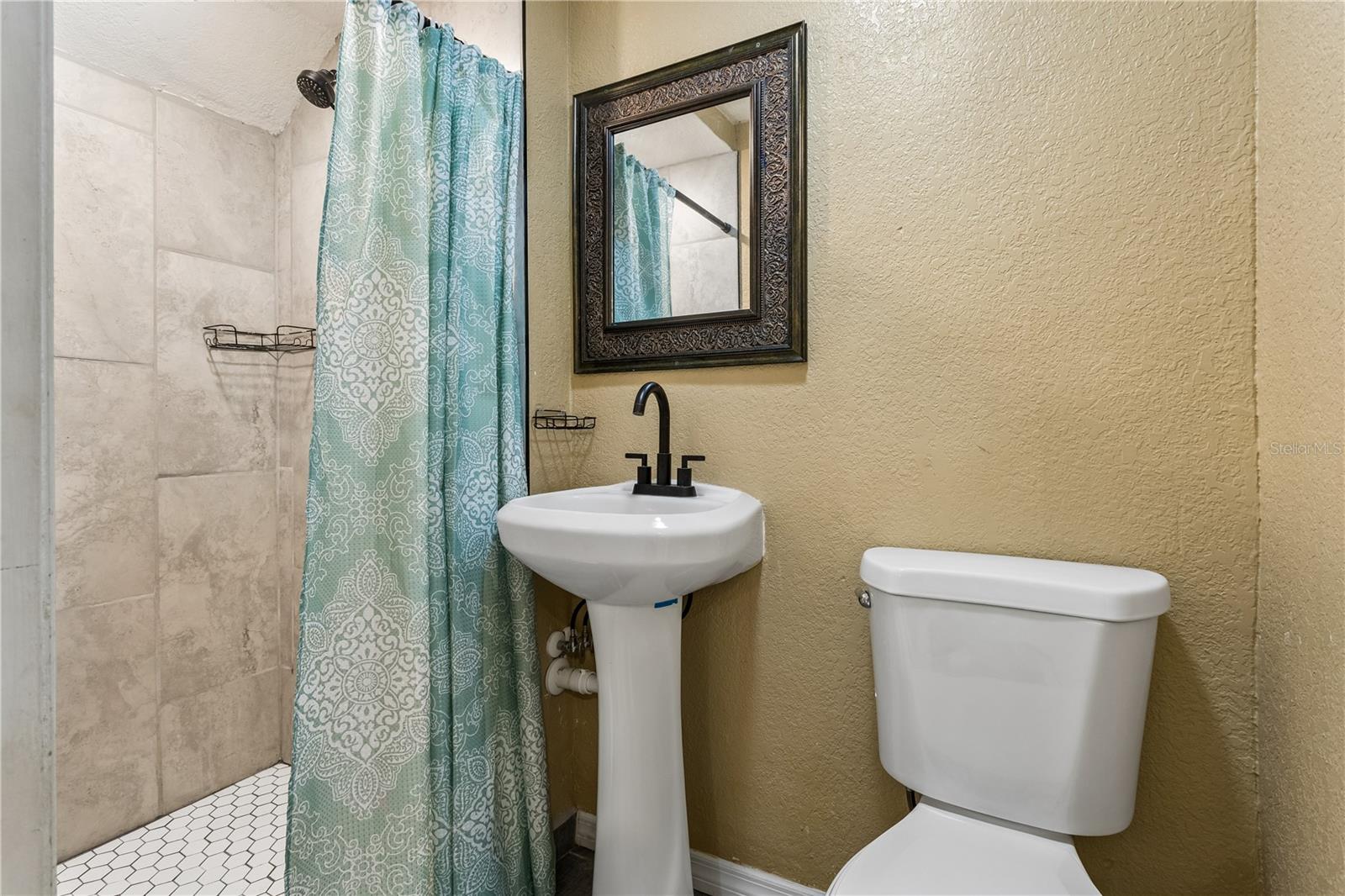 3123 Lawrence St Property Photo 9