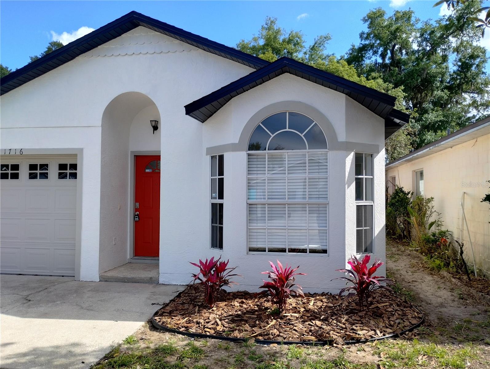 1716 Chatham Cir Property Photo 1