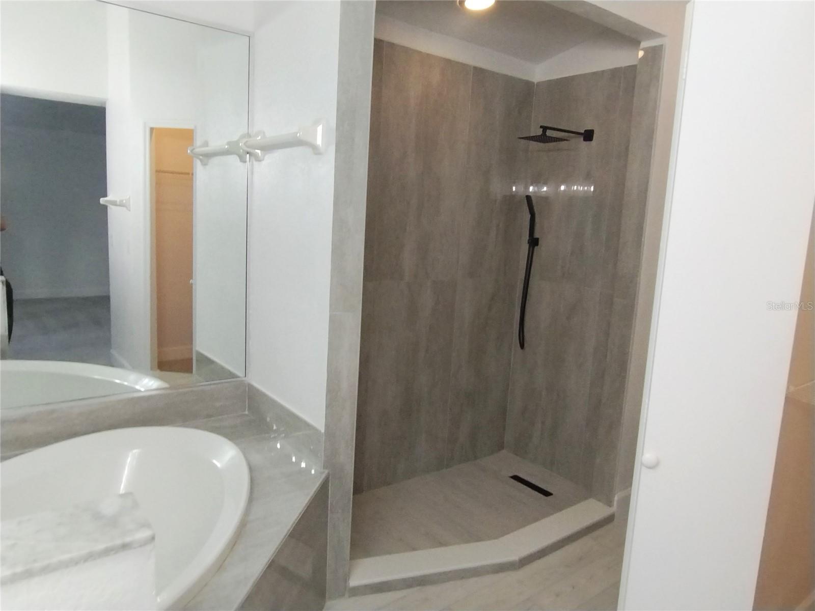 1716 Chatham Cir Property Photo 13