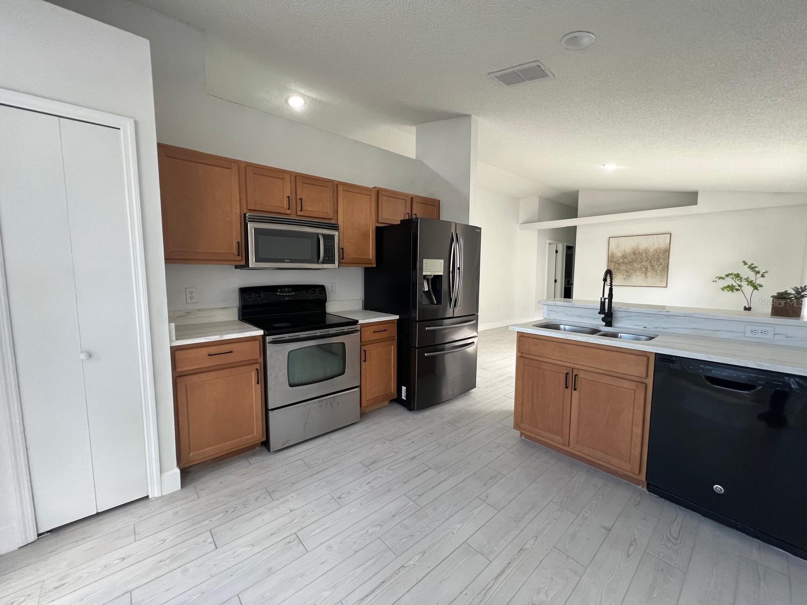 1716 Chatham Cir Property Photo 46