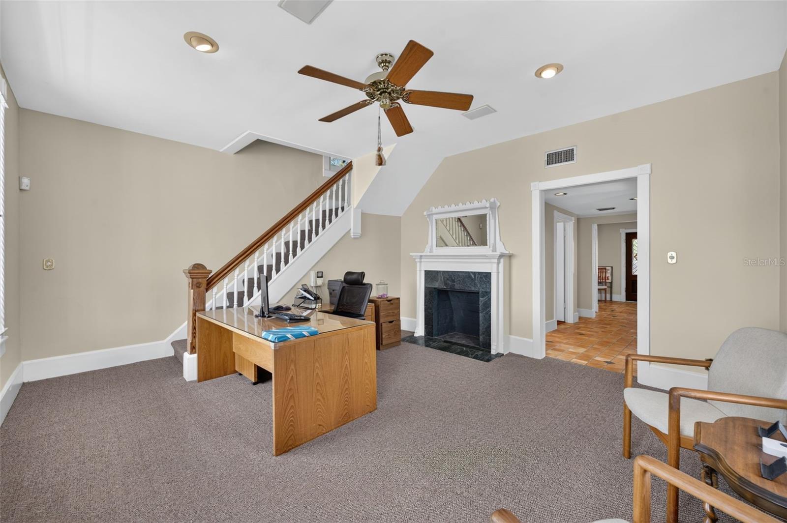 339 S Ridgewood Ave Property Photo 3
