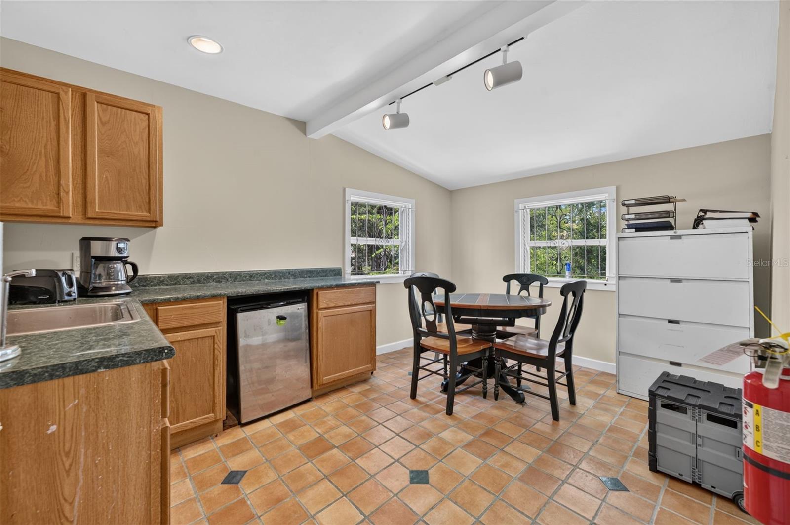 339 S Ridgewood Ave Property Photo 9