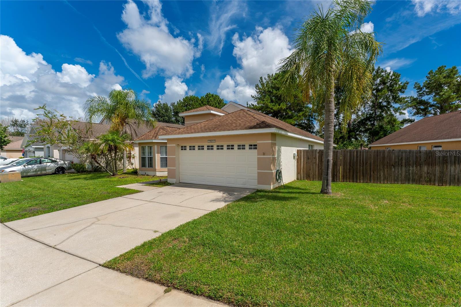 13617 Emeraldview Dr Property Photo 2