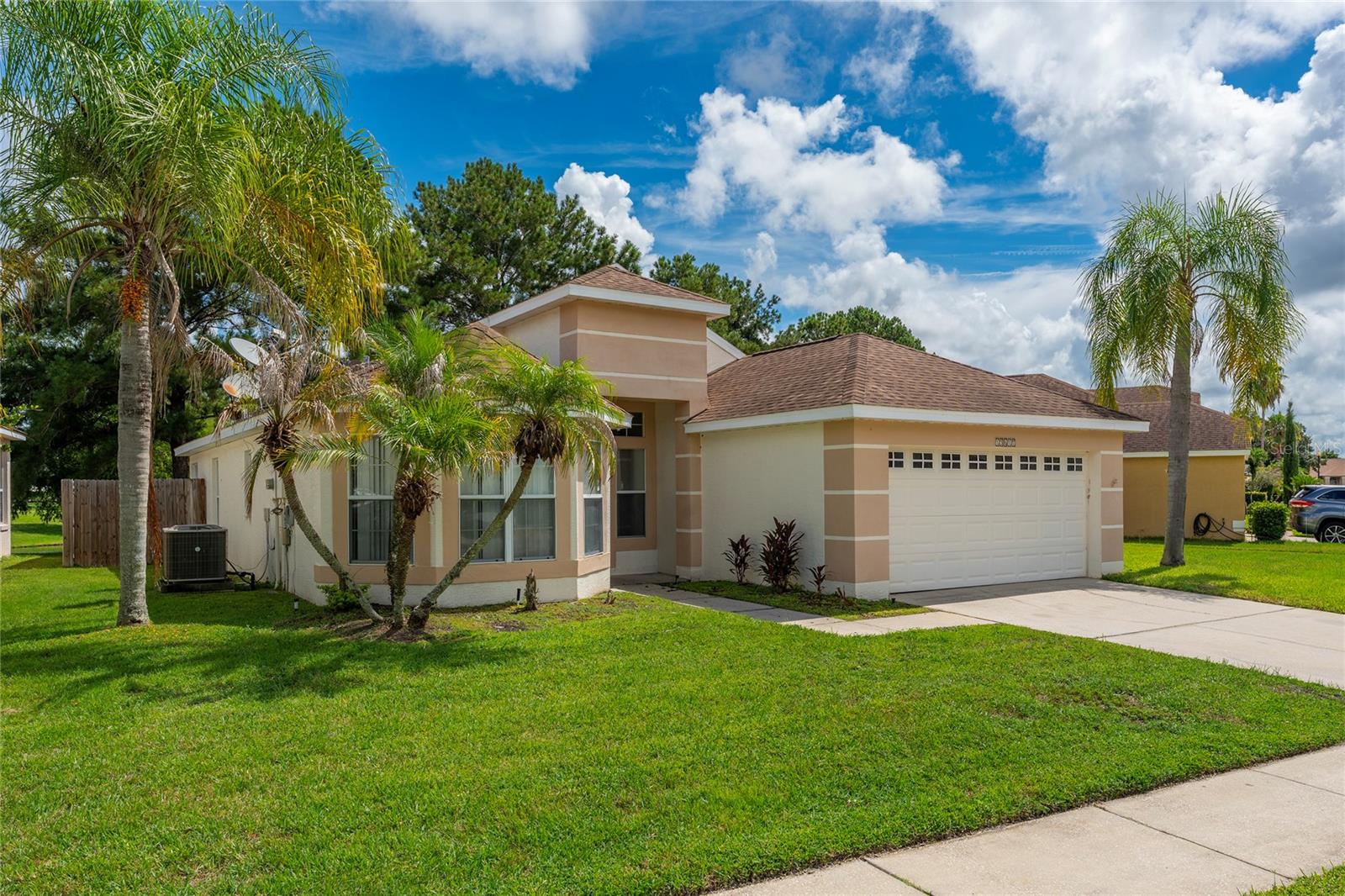 13617 Emeraldview Dr Property Photo 3