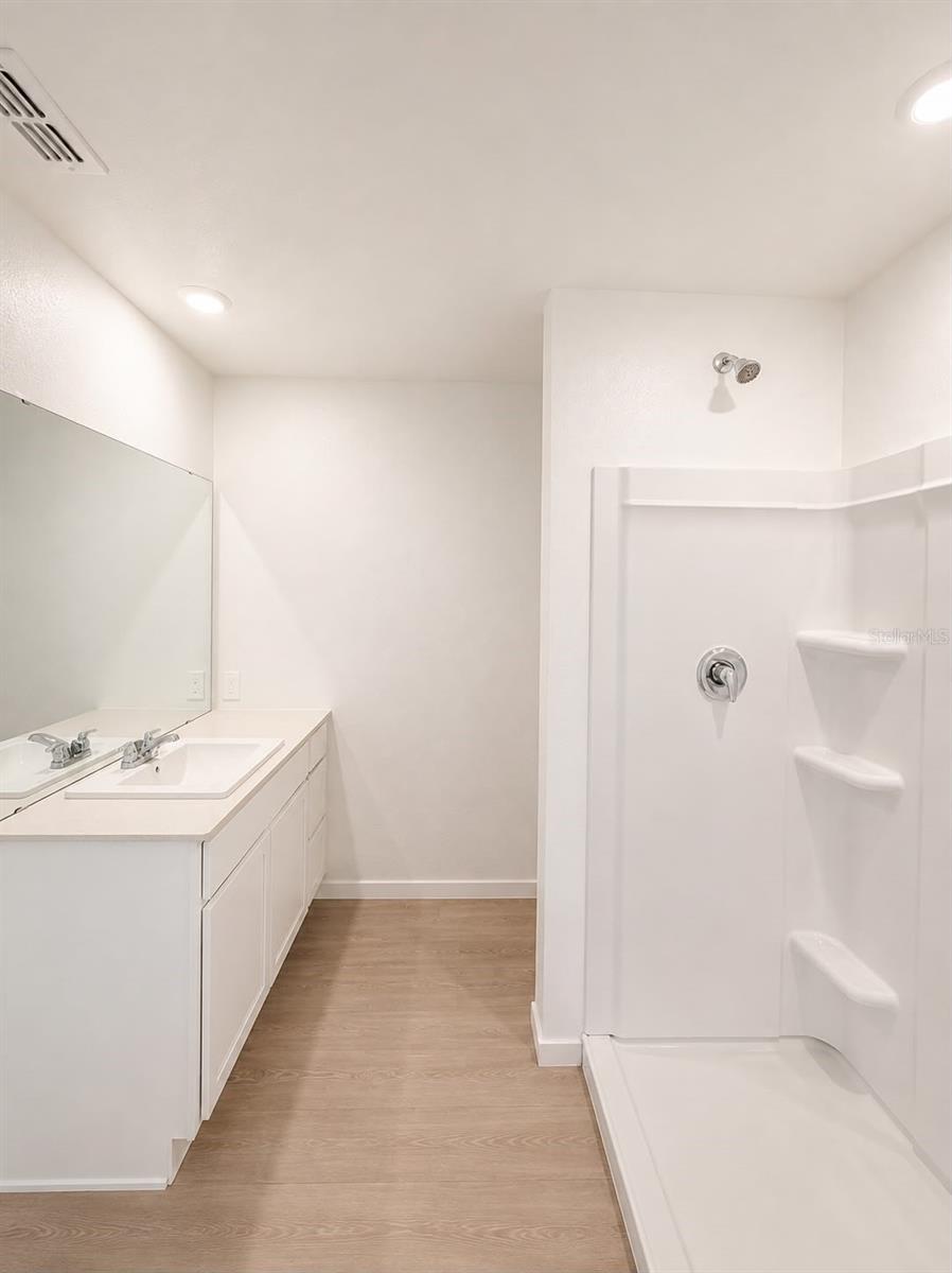 427 Artemis St Property Photo 10