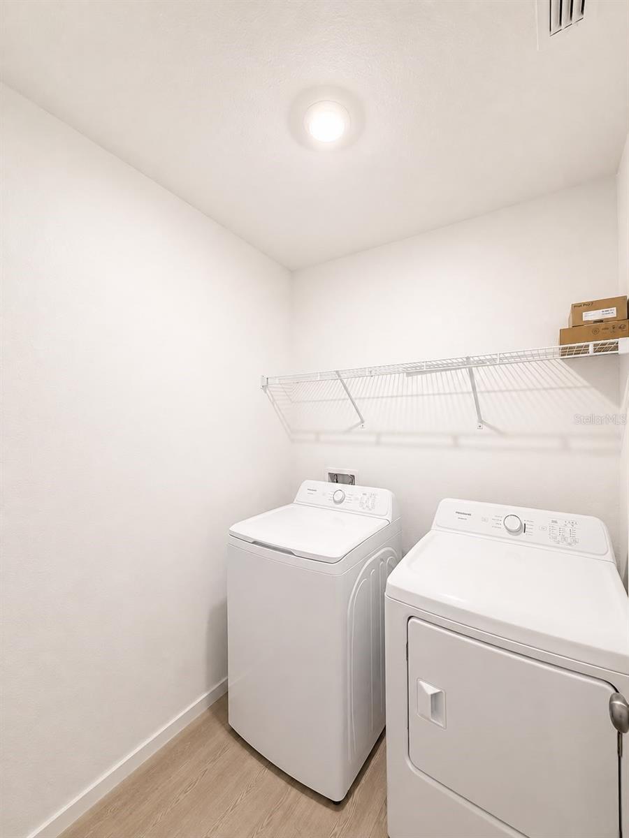 427 Artemis St Property Photo 14