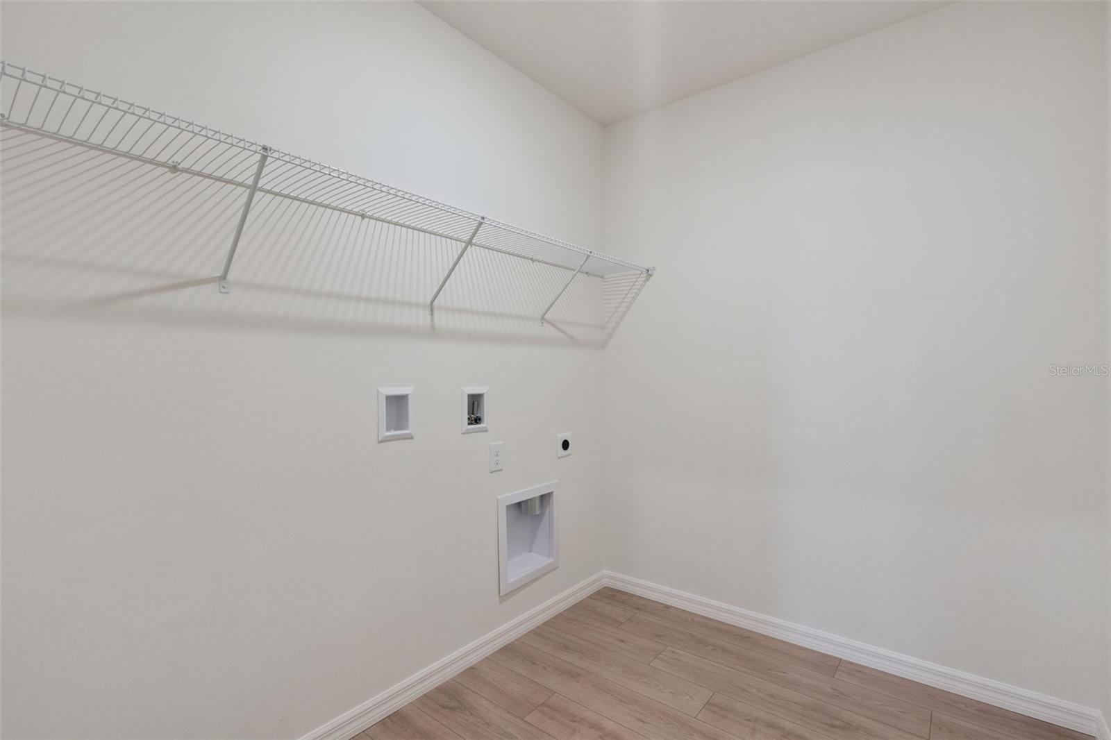 2520 Dorset Ct Property Photo 8