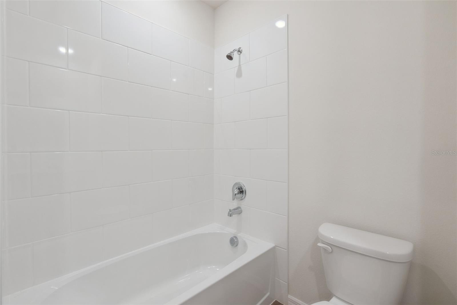2520 Dorset Ct Property Photo 9